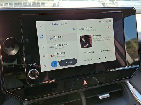 Certified 2024 Toyota Venza LE image 18