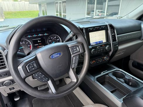 Used 2020 Ford F250 XLT w/ XLT Premium Package AWD/4WD image 14