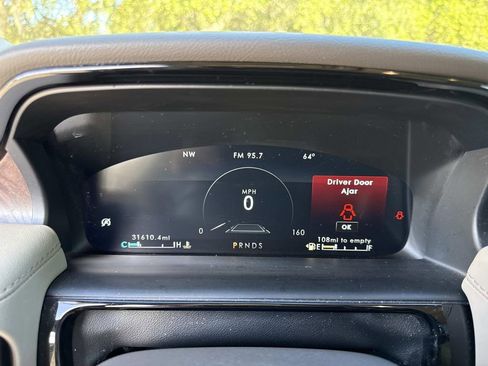 Certified 2022 Lincoln Nautilus Reserve image 27