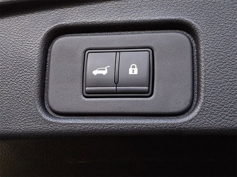 Used 2024 Nissan Pathfinder SL image 32