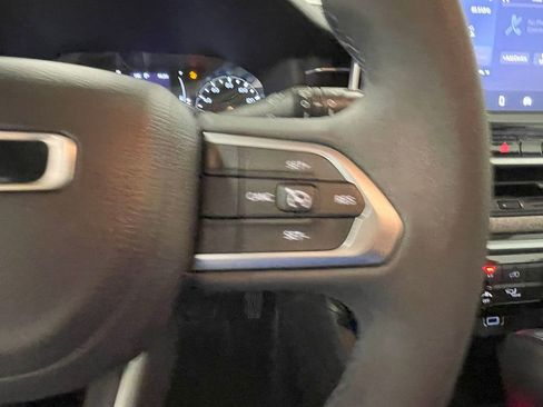 Used 2022 Jeep Compass Latitude image 35