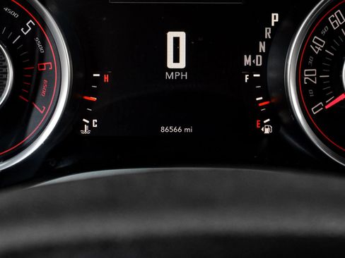 Used 2016 Dodge Challenger R/T Scat Pack w/ Leather Interior Group image 27