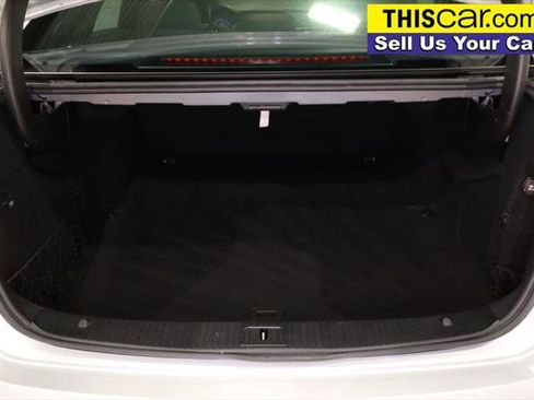 Used 2011 Mercedes-Benz E 550 4MATIC Sedan image 25