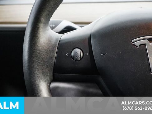 Used 2023 Tesla Model Y Performance image 25