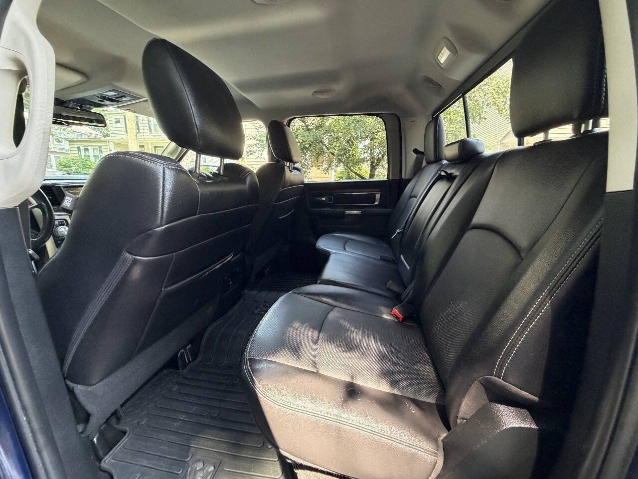Used 2015 RAM 1500 Laramie w/ Convenience Group AWD/4WD image 11