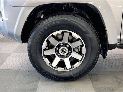 Used 2018 Toyota 4Runner TRD Off-Road w/ Convenience Package AWD/4WD image 8