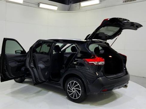 Used 2019 Nissan Kicks S FWD image 31