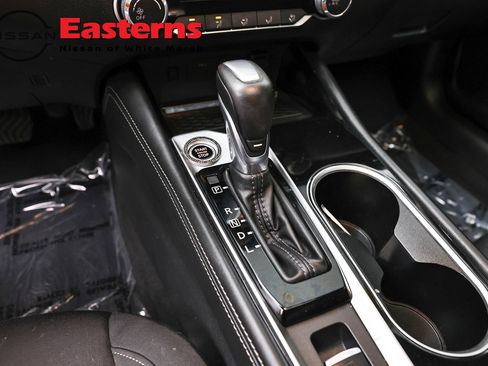 Used 2023 Nissan Altima 2.5 SV w/ SV Premium Package FWD image 13