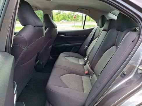 Used 2019 Toyota Camry LE w/ Convenience Package FWD image 12