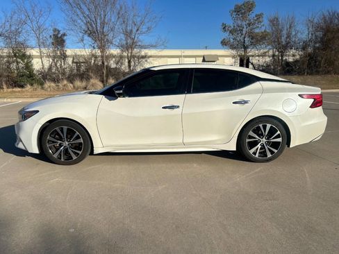 Used 2017 Nissan Maxima Platinum image 9