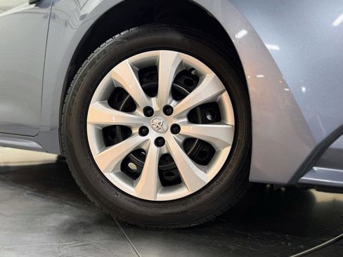 Used 2022 Toyota Corolla LE image 11