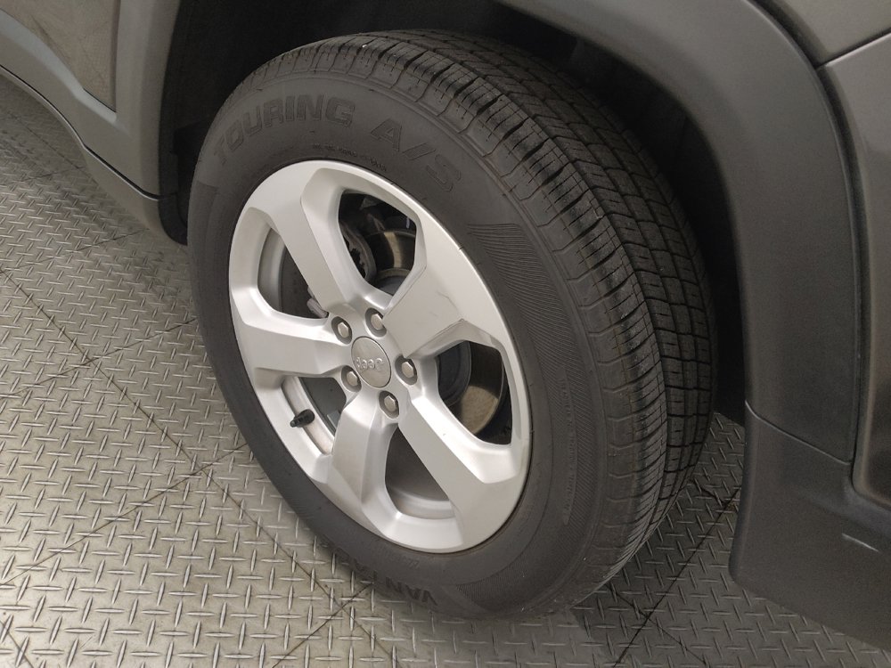 Used 2021 Jeep Compass Latitude FWD image 31