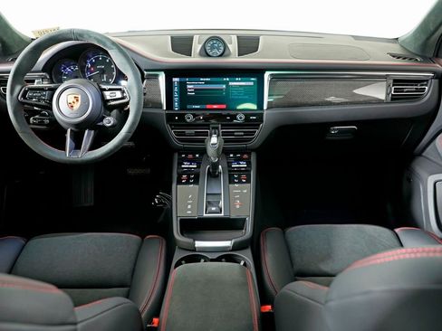 New 2026 Porsche Macan GTS image 21