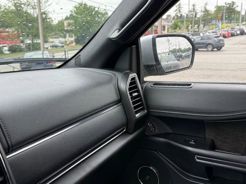 Used 2021 Ford Expedition Max Limited AWD/4WD image 23