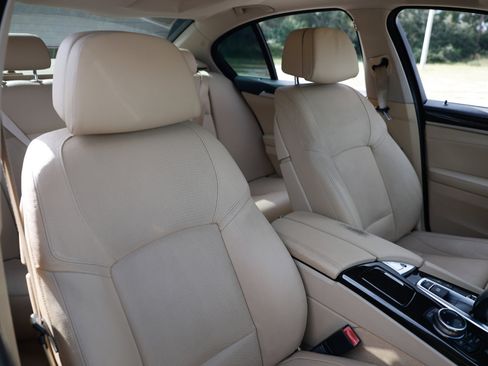 Used 2015 BMW 528i Sedan image 16