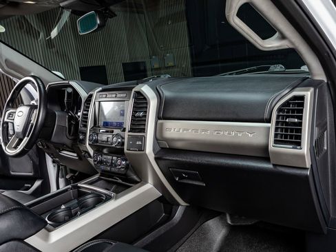 Used 2021 Ford F250 Lariat w/ Lariat Ultimate Package image 17