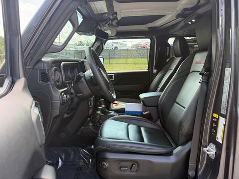 Used 2025 Jeep Wrangler Unlimited Rubicon AWD/4WD image 22