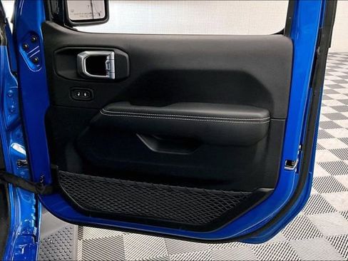 Used 2023 Jeep Wrangler Unlimited Sahara w/ Cold Weather Group image 18