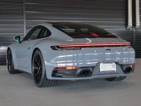 Certified 2024 Porsche 911 Carrera RWD image 3