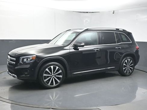 Used 2020 Mercedes-Benz GLB 250 w/ Premium Package image 4