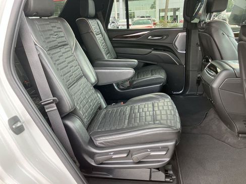 Used 2022 Cadillac Escalade Sport Platinum w/ LPO, ONYX Package AWD/4WD image 42