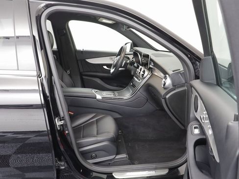Used 2022 Mercedes-Benz GLC 300 4MATIC image 21