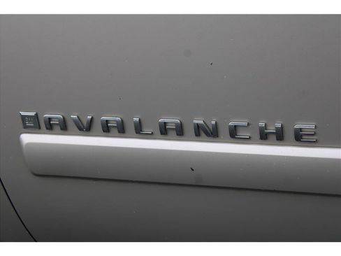 Used 2008 Chevrolet Avalanche LTZ w/ LTZ Preferred Equipment Group AWD/4WD image 33