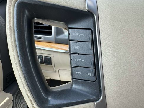 Used 2011 Lincoln MKZ image 12