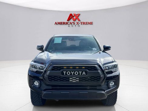 Used 2022 Toyota Tacoma TRD Off-Road w/ Technology Package AWD/4WD image 9