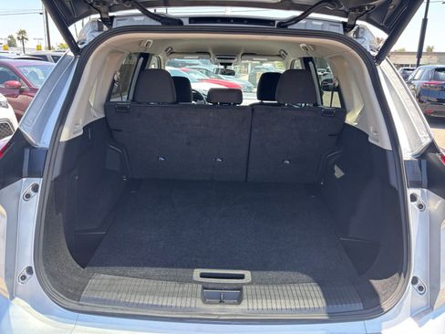 Used 2025 Nissan Rogue SV FWD image 33