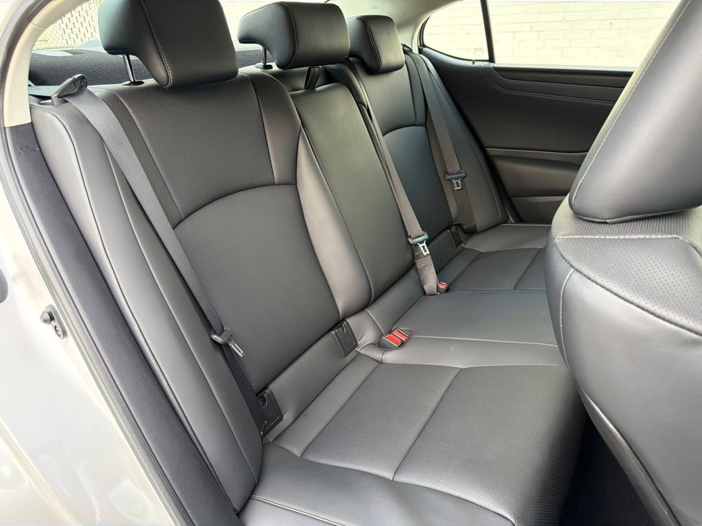 Used 2023 Lexus ES 250 w/ Premium Package w/ Premium Package AWD/4WD image 11