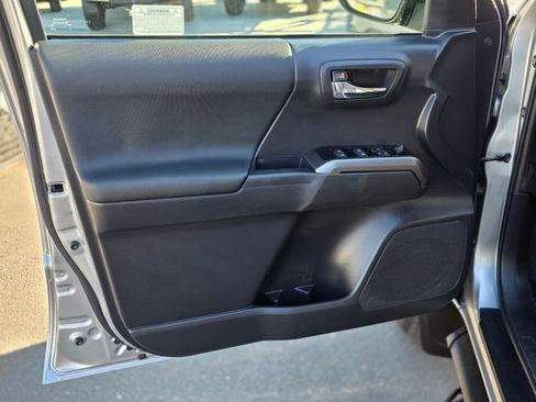 Used 2023 Toyota Tacoma TRD Off-Road image 18