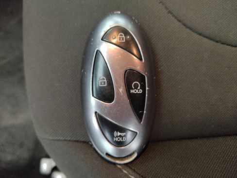 Used 2025 Hyundai Elantra SEL FWD image 32