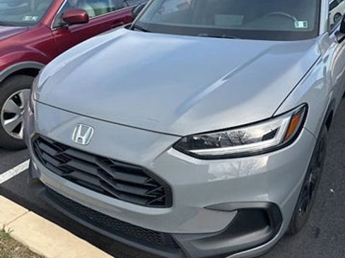 Used 2023 Honda HR-V Sport image 3