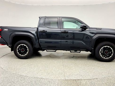 Used 2025 Toyota Tacoma TRD Off-Road AWD/4WD image 4