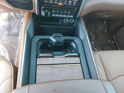 Used 2022 RAM 3500 Limited AWD/4WD image 26