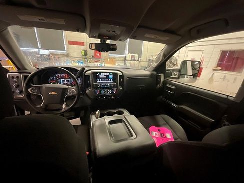 Used 2016 Chevrolet Silverado 1500 LT w/ Max Trailering Package image 3