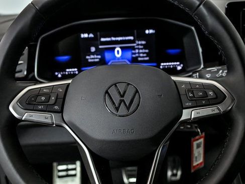 Certified 2025 Volkswagen Jetta Sport image 17