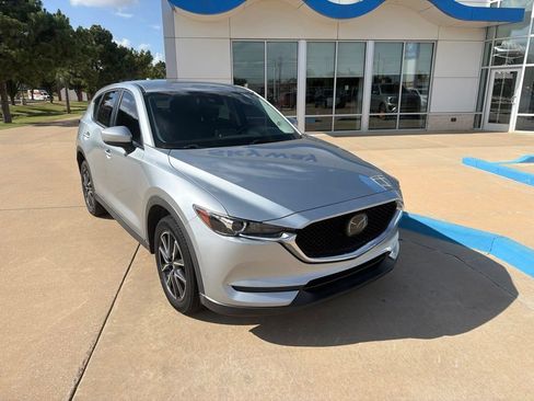 Used 2018 MAZDA CX-5 Touring FWD image 2