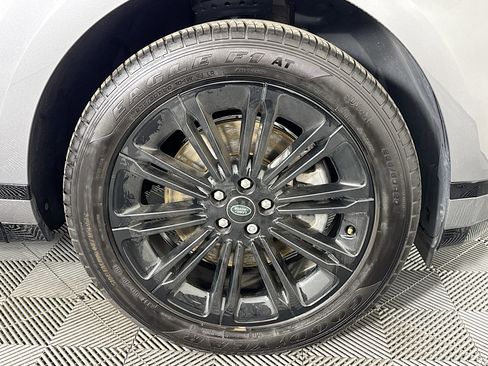 Used 2024 Land Rover Range Rover Evoque Dynamic SE image 31