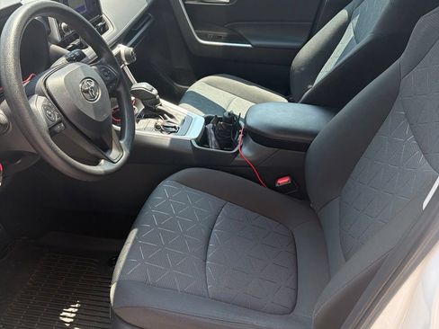 Used 2025 Toyota RAV4 XLE FWD image 13