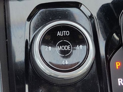 Used 2023 Chevrolet Colorado Trail Boss w/ Technology Package image 15