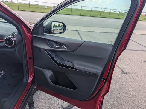 Used 2026 Chevrolet Equinox RS FWD image 4