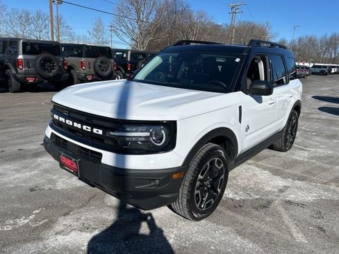 Used 2022 Ford Bronco Sport Outer Banks w/ Tech Package image 3