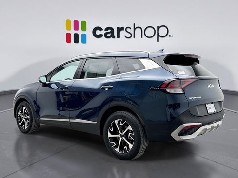 Used 2024 Kia Sportage EX image 3