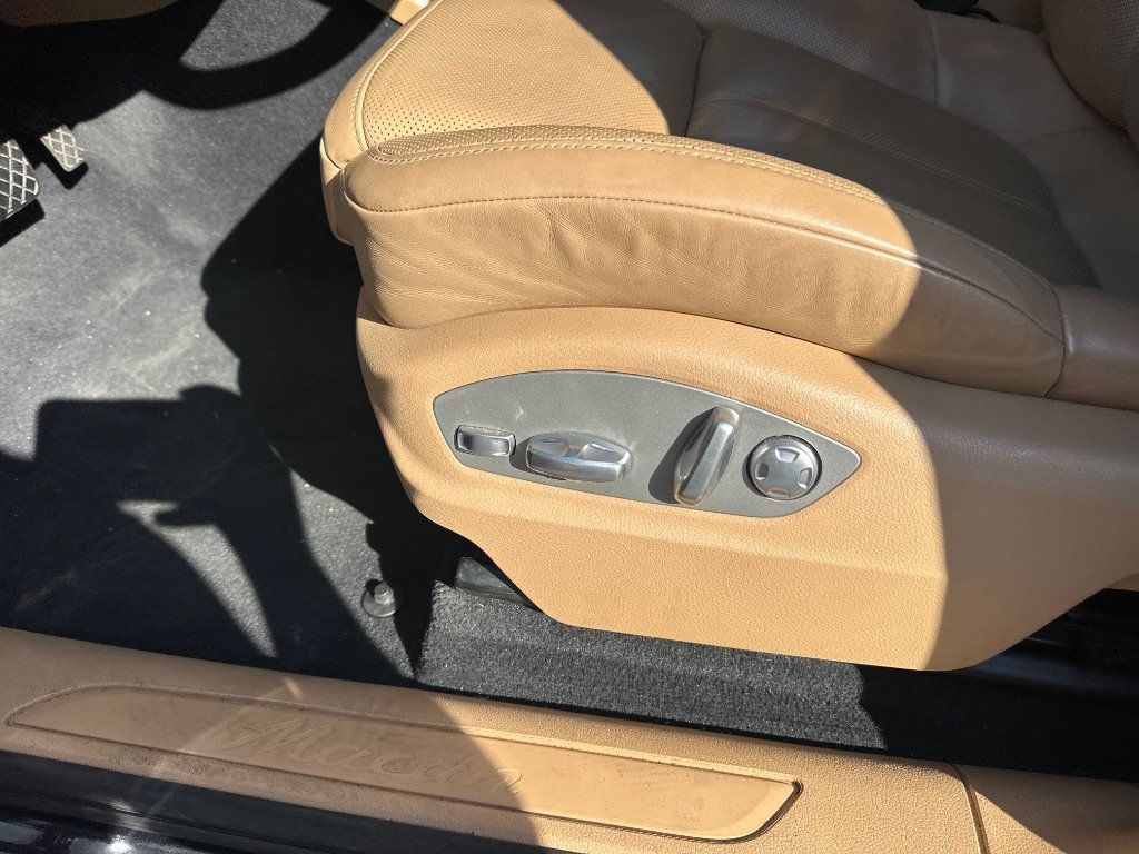 Used 2018 Porsche Macan AWD/4WD image 12