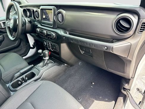 Used 2023 Jeep Wrangler Unlimited AWD/4WD image 34
