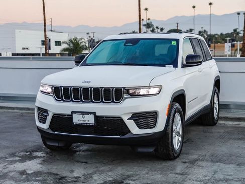New 2025 Jeep Grand Cherokee Laredo X w/ Luxury Tech Group I image 4