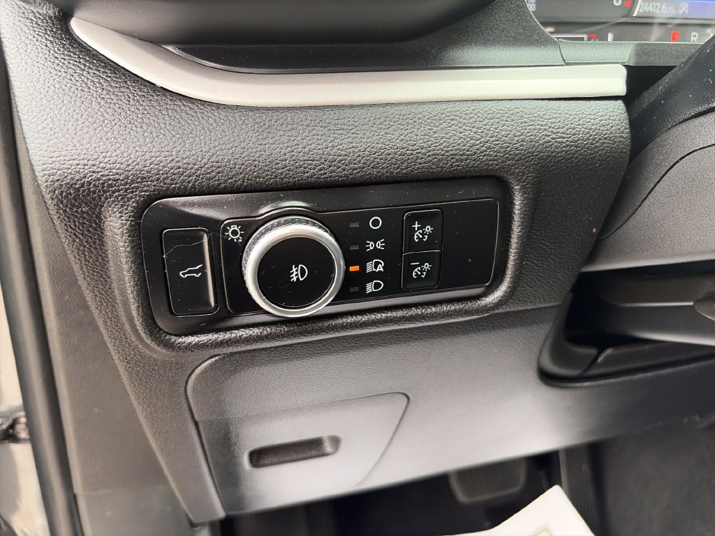 Used 2024 Ford Explorer XLT w/ Equipment Group 202A AWD/4WD image 17
