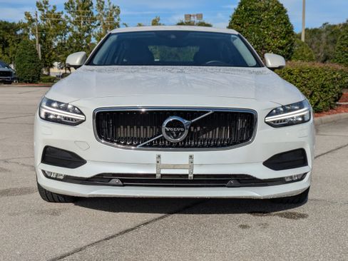 Used 2018 Volvo S90 T5 Momentum w/ Convenience Package image 9